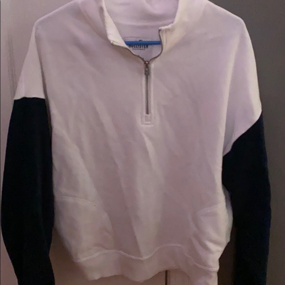 hollister sweatshirt